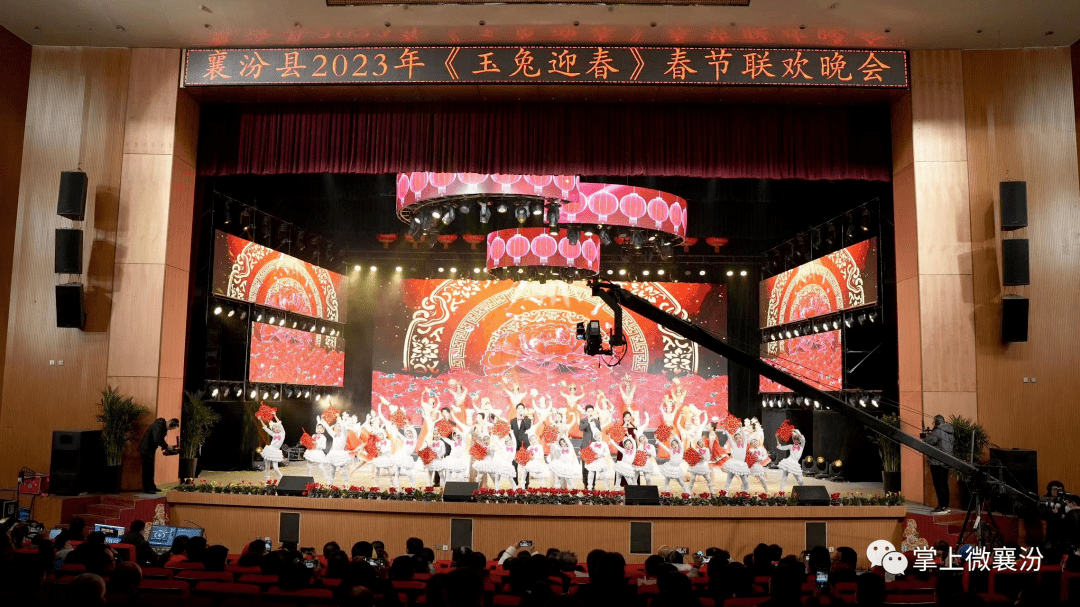 2023今晚香港开特马2023香港特马之夜，璀璨璀璨的盛宴-第2张图片
