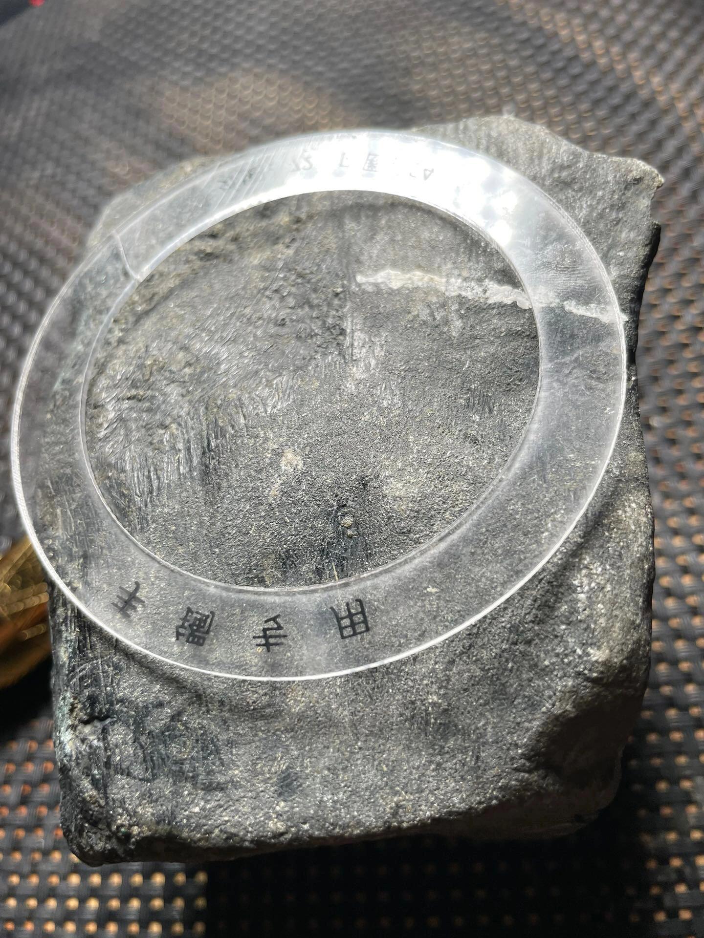 高冰种翡翠原石价格高冰种翡翠原石价格揭秘-第2张图片