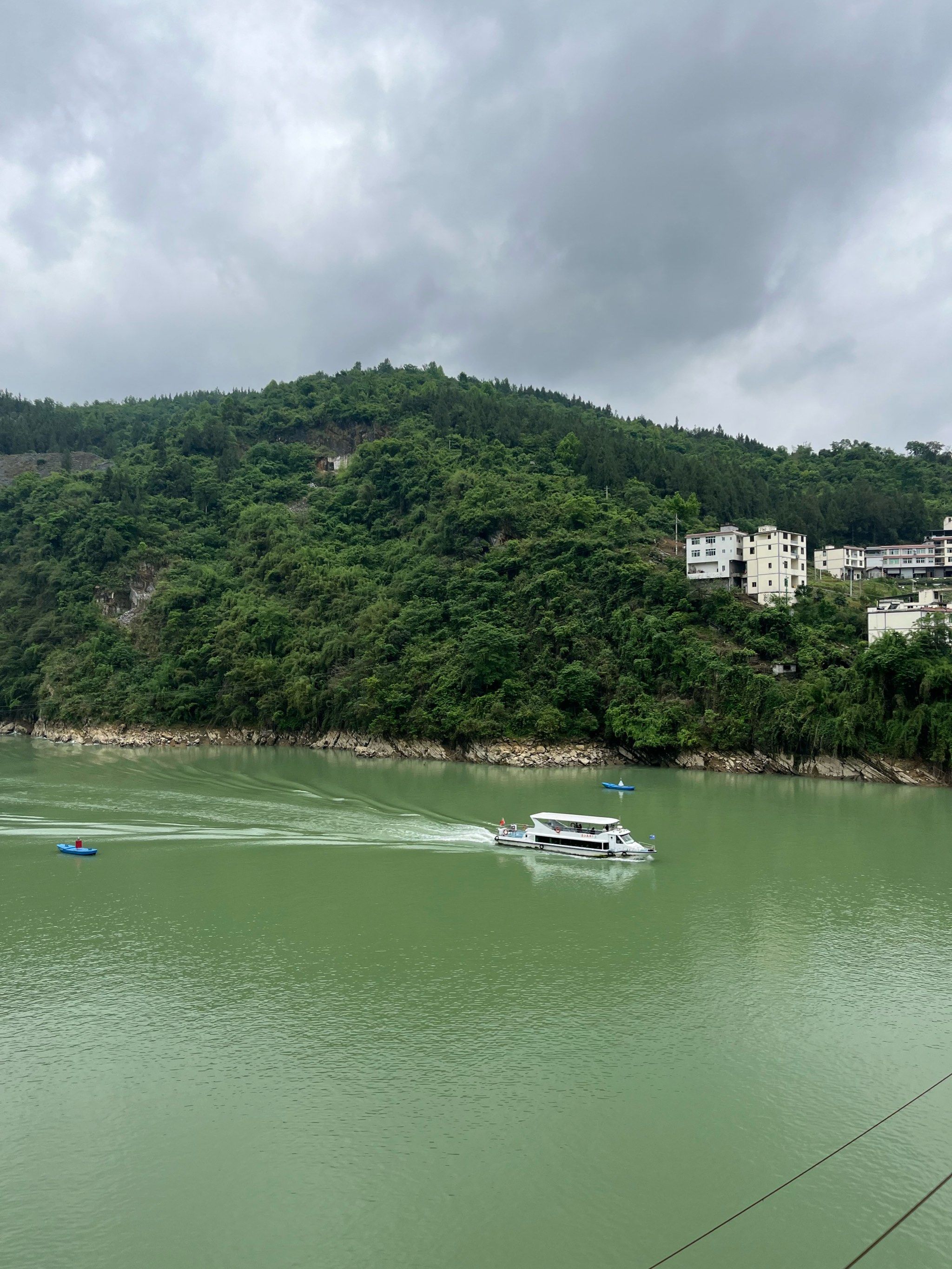 彭水阿依河彭水阿依河，山水间的梦幻之旅