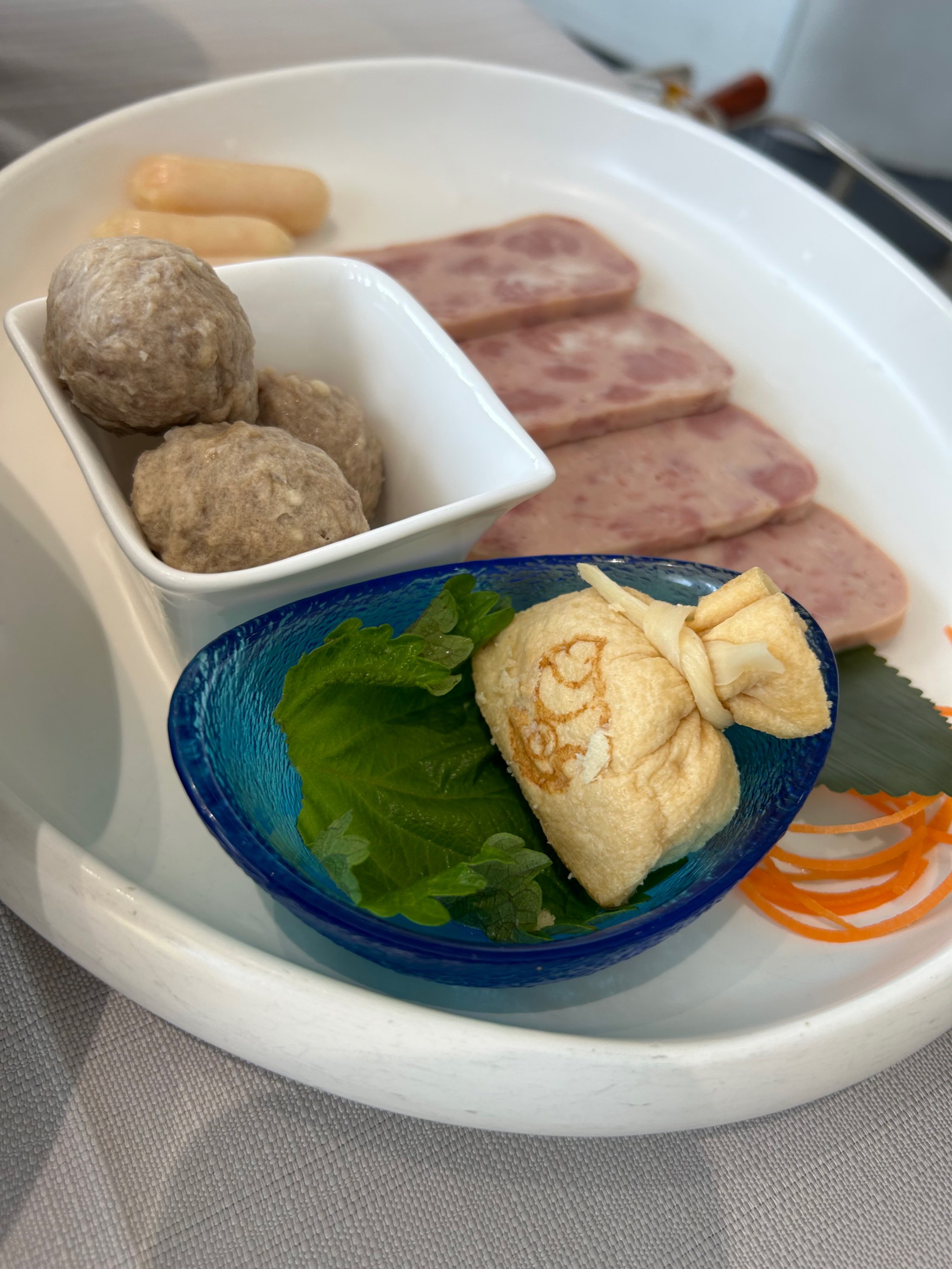 鼎中鼎澳门豆捞上海路店鼎中鼎澳门豆捞，品味美食，体验文化