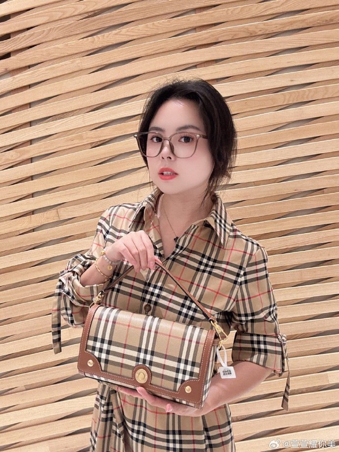 巴宝莉女装，时尚之选