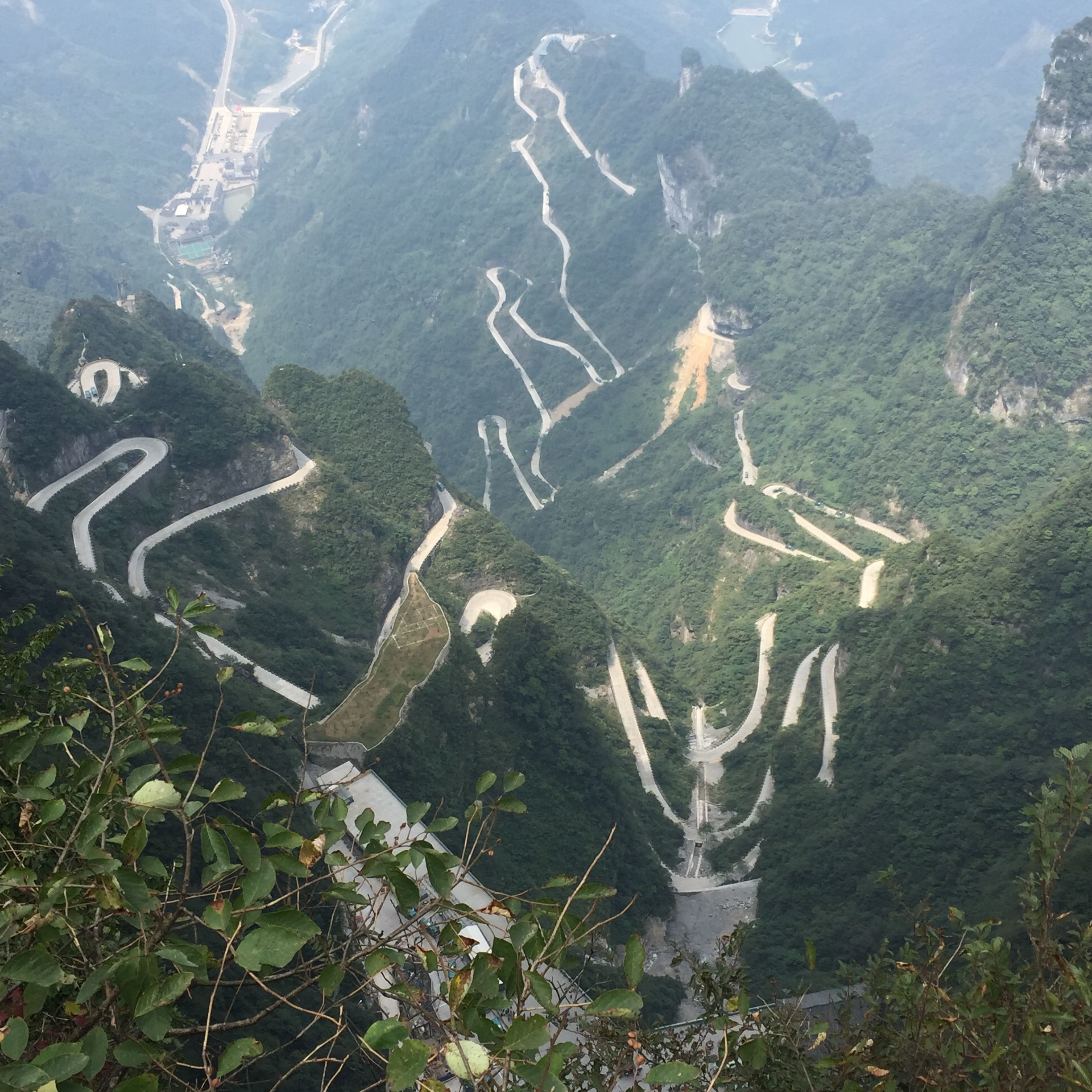 天门山盘山公路之旅