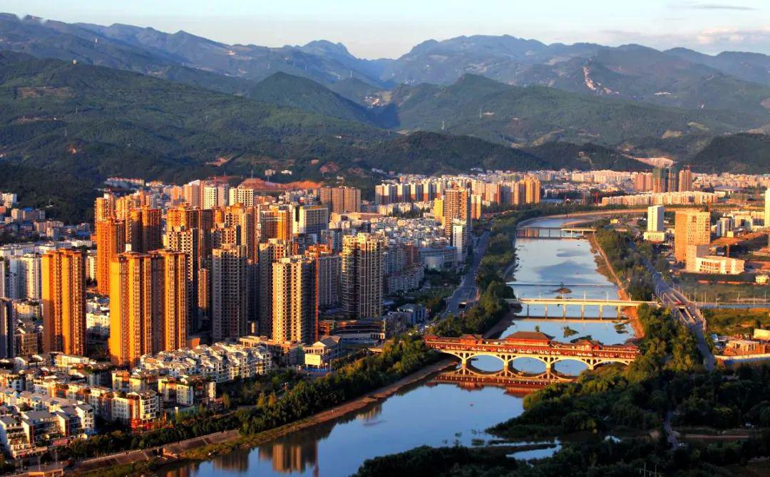 广元长途汽车站时刻表查询广元长途汽车站，交通枢纽与城市门户