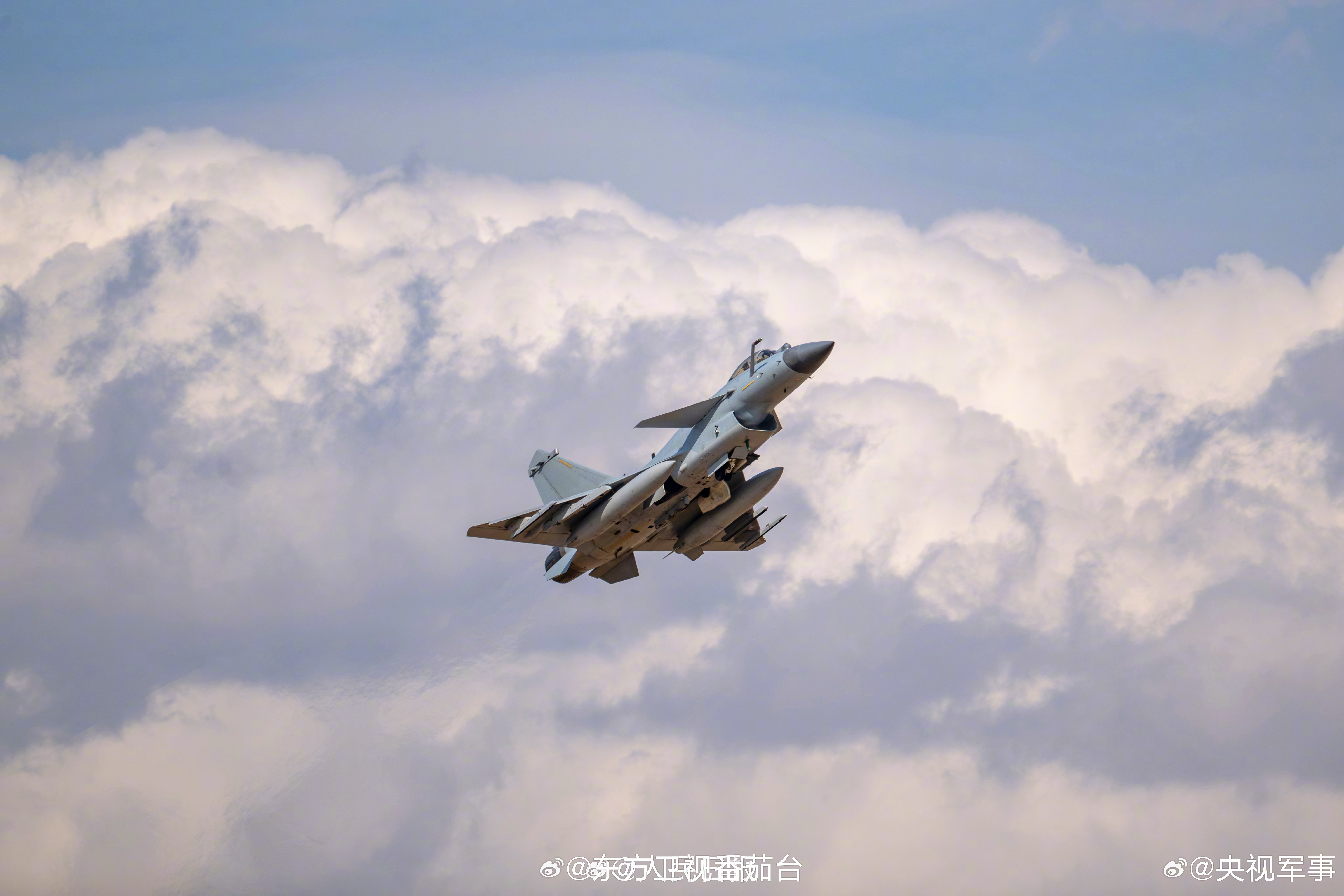 鹰击长空2鹰击长空2，探索天空的壮丽与挑战-第2张图片