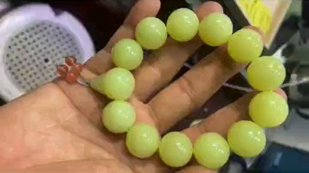 黄玉手链，璀璨璀璨的魅力-第2张图片
