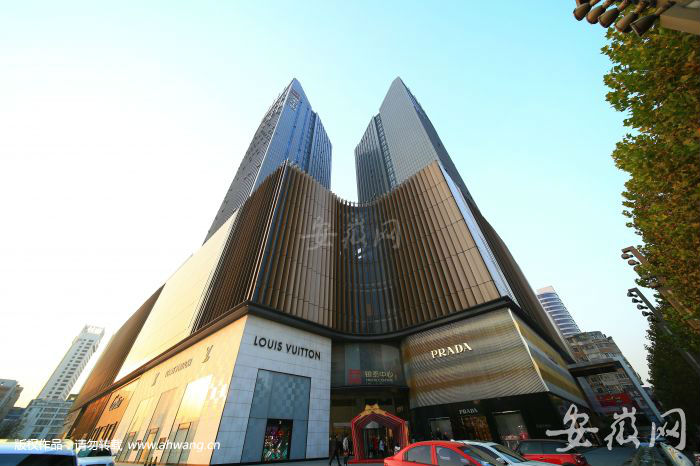 银泰网站，引领时尚新潮流-第3张图片