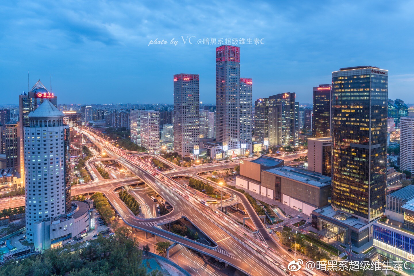 白金汉爵大酒店白金汉，历史与现代的交织之城-第2张图片