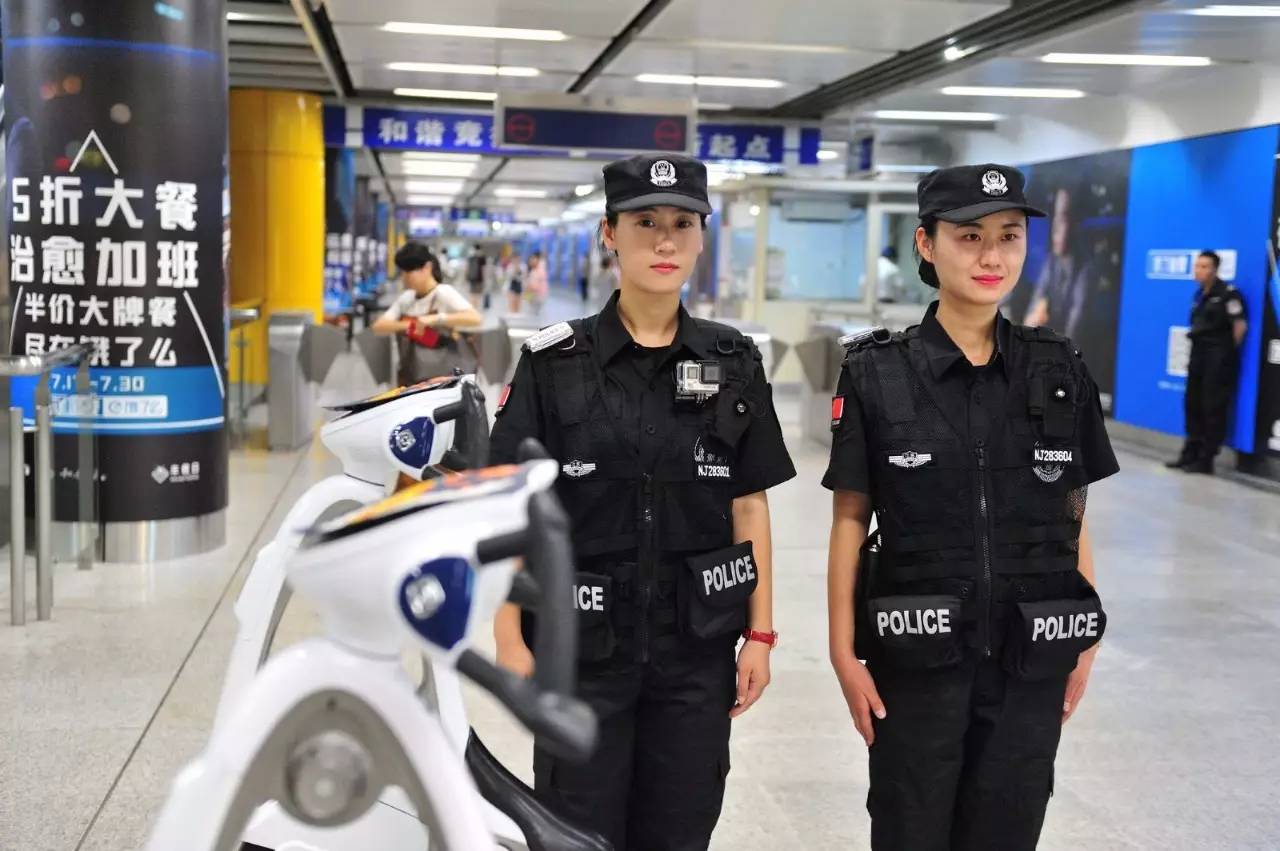 地铁女士地铁女汉子，都市中的独立力量