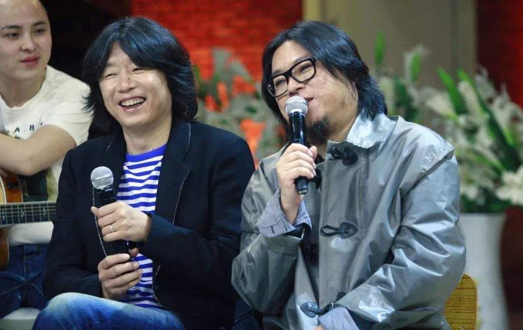 老狼论坛老狼论坛，探索网络交流的新天地