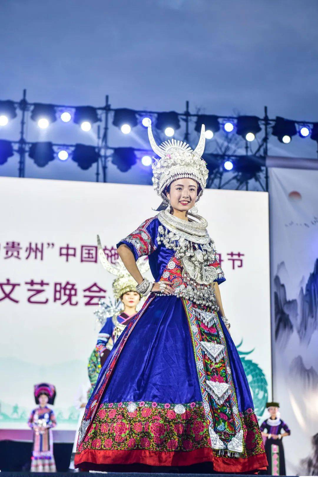 中华彩摘网，探索网络文化的新窗口-第2张图片