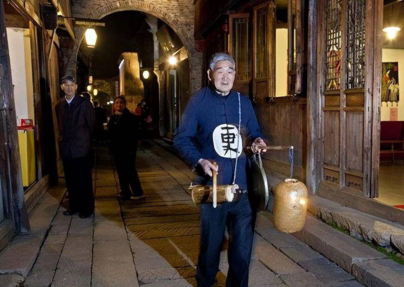 4749铁算盘4749铁算盘，古代智慧的象征