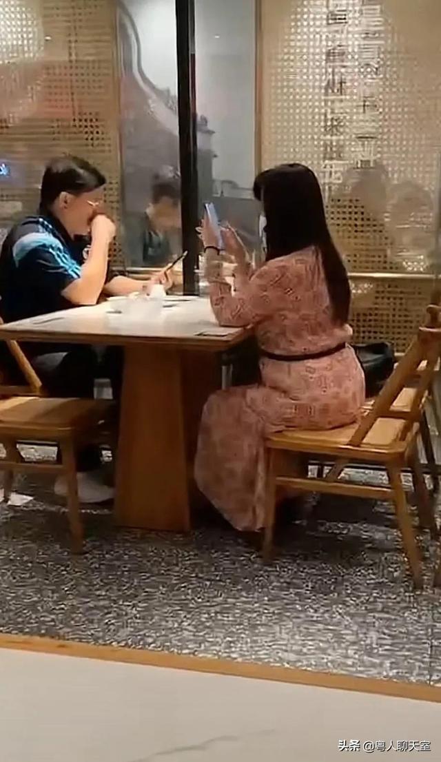 香港聊天工具有哪些香港聊天室，畅聊古今，情感交流的平台-第2张图片