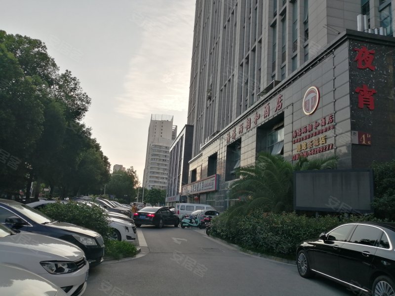 港龙国际大酒店港龙假期，畅享海滨度假之旅