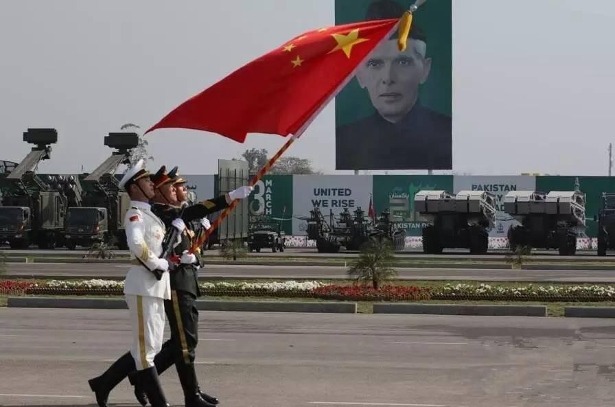 2024年大阅兵现场直播1中国仪仗队再现2024年大阅兵现场直播-第2张图片