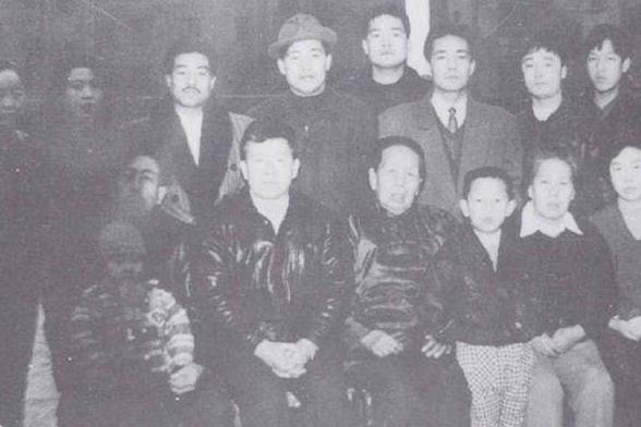 中国夫妇大白天更新内容中国夫妇的家乡故事