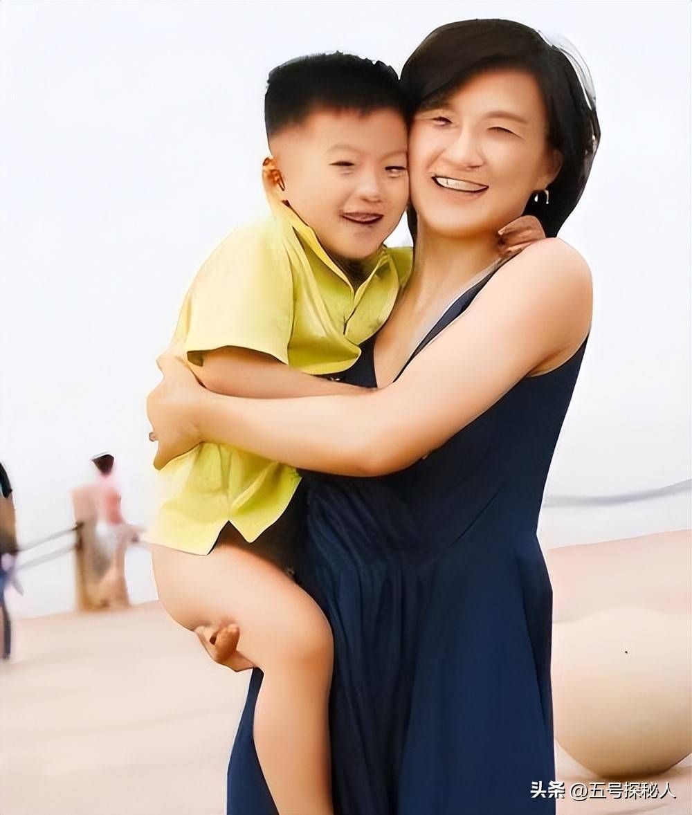 中央电视台董倩现状中央电视台董倩，新闻人的风采