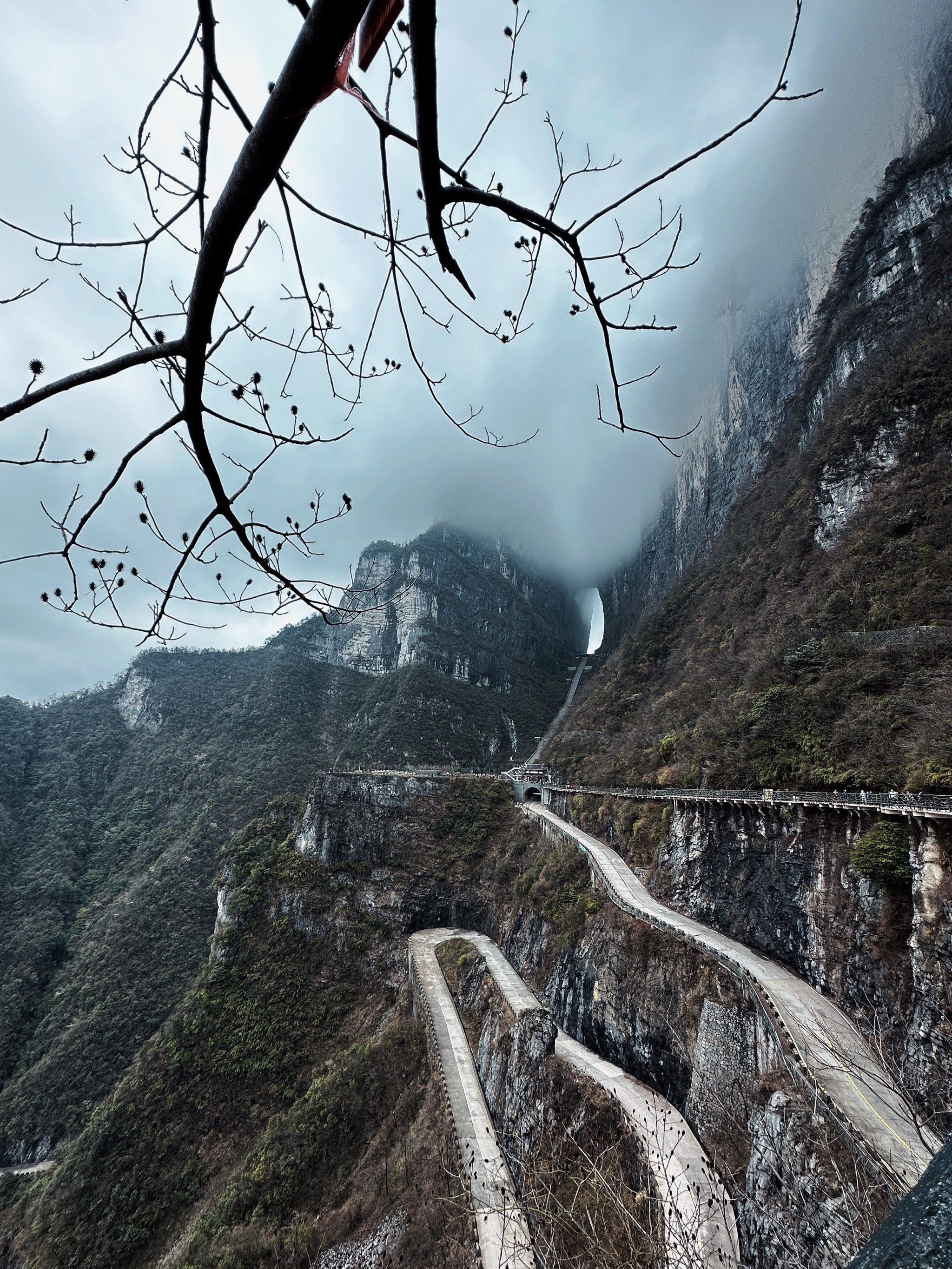天门山盘山公路之旅-第2张图片