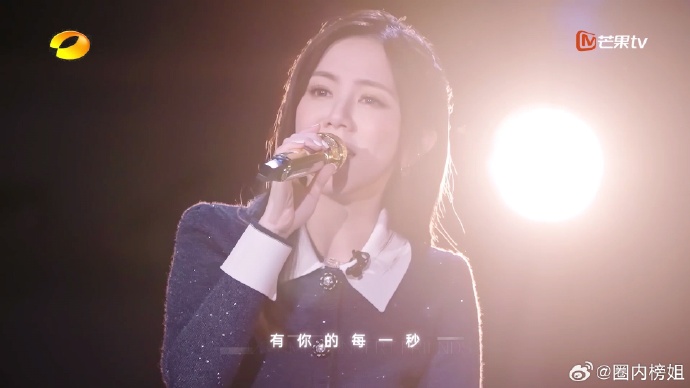 百变大咖秀邓紫棋王祖蓝百变大咖秀邓紫棋，音乐与舞台的完美融合